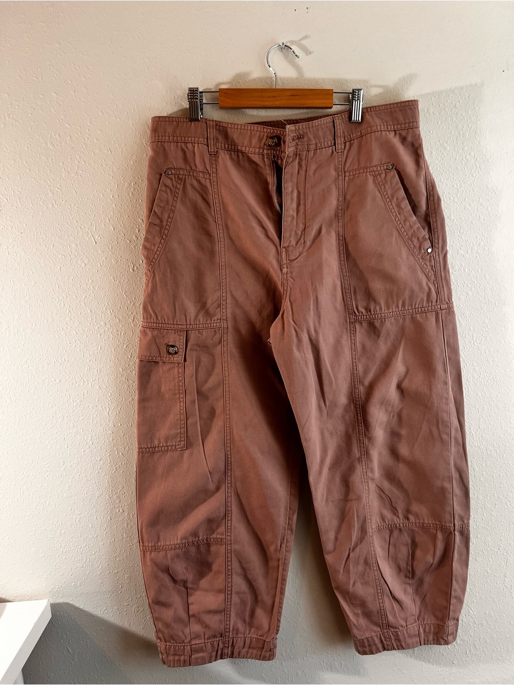 Anthropologie womens Cargo Pants in Dusty Rose Brown